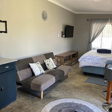 Stellies Accommodation - Room 1 Китмансхуп Экстерьер фото