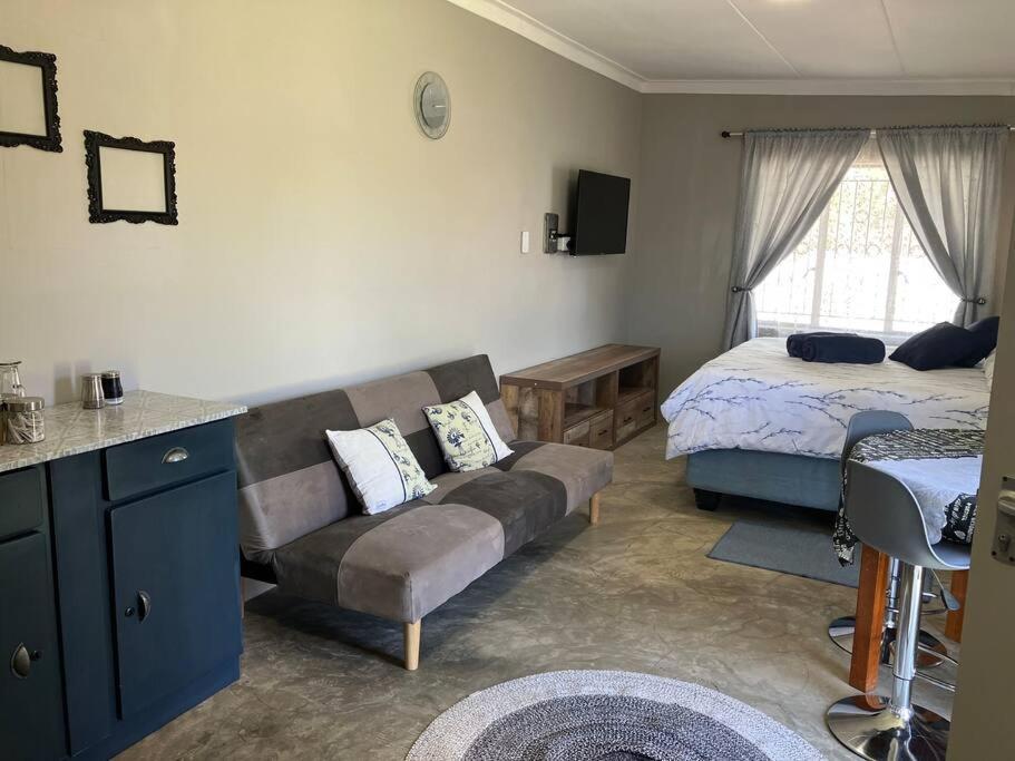 Stellies Accommodation - Room 1 Китмансхуп Экстерьер фото