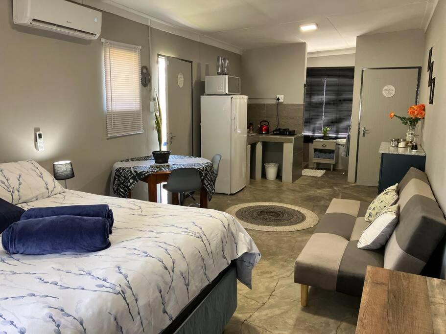 Stellies Accommodation - Room 1 Китмансхуп Экстерьер фото